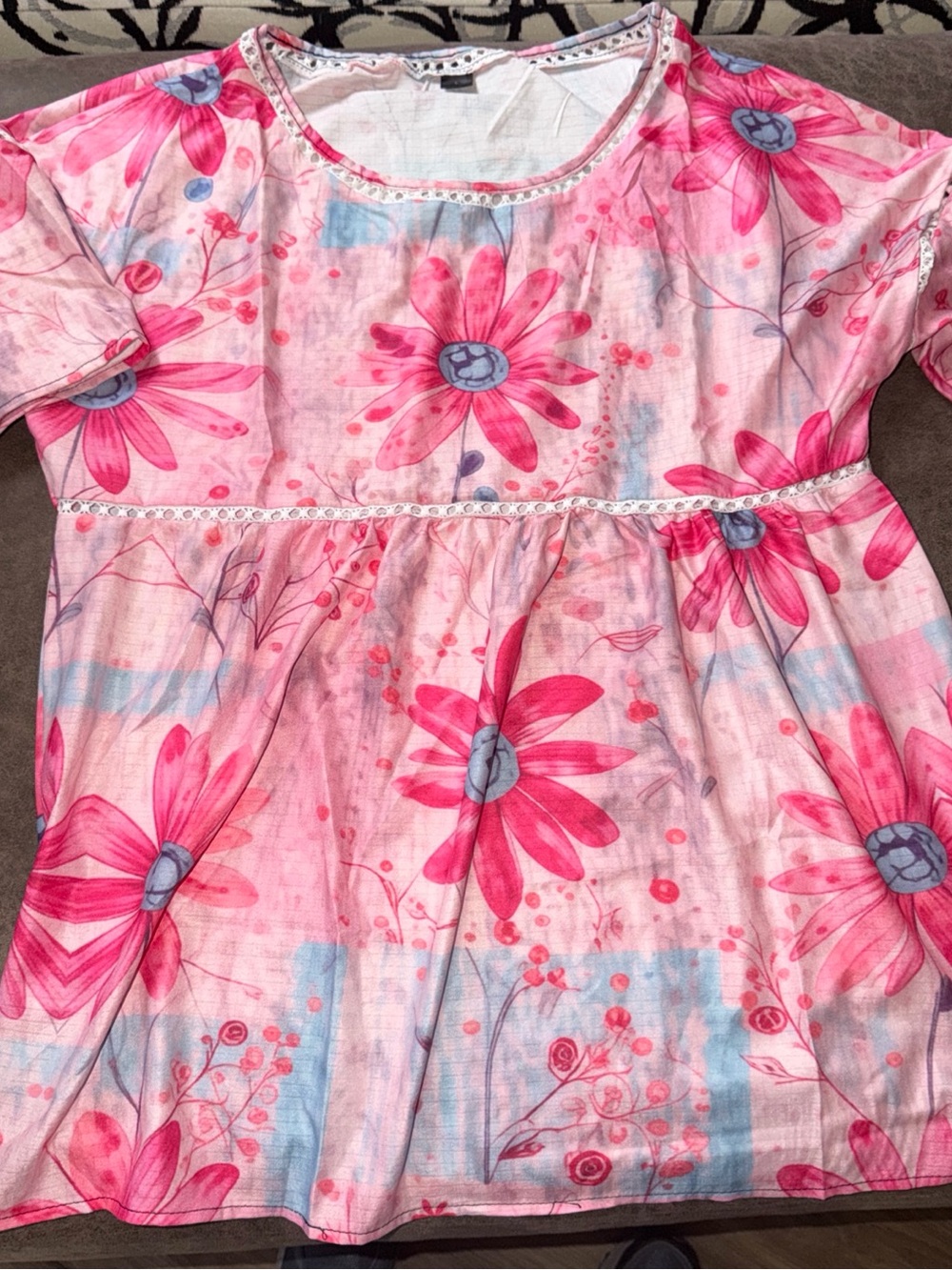 Women’s Pink Floral Blouse - Short Sleeve